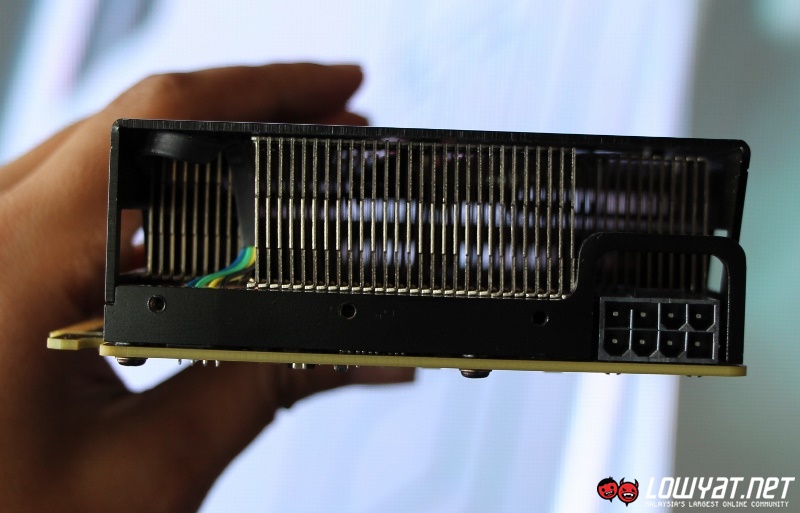AMD-Radeon-R9-Nano-Eyes-On-04.jpg