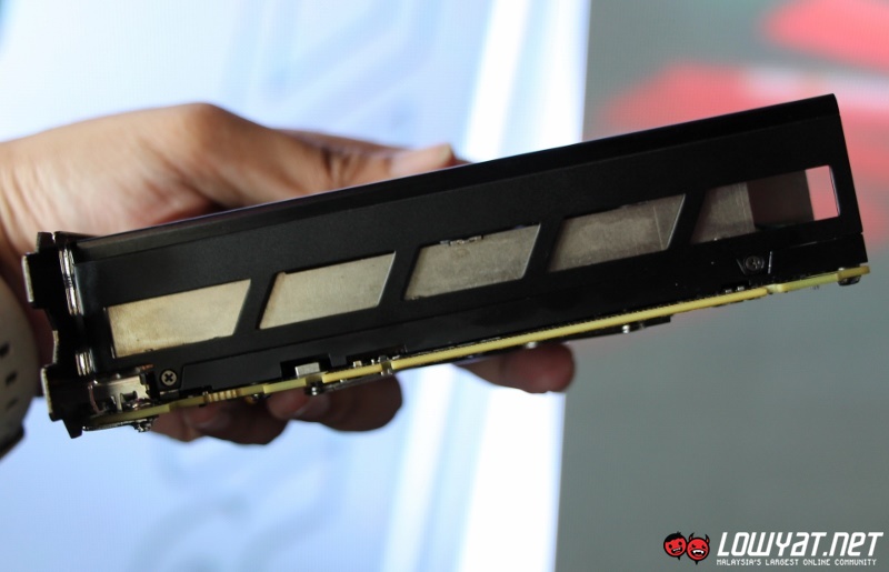 AMD-Radeon-R9-Nano-Eyes-On-05.jpg