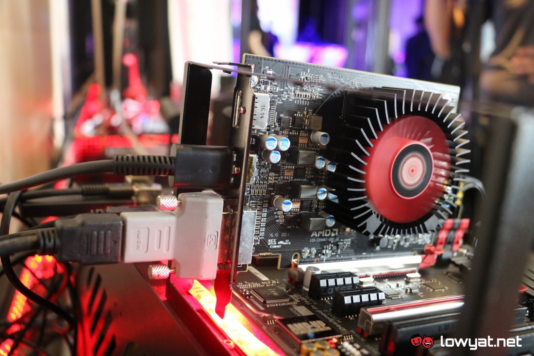 AMD Radeon RX 460 LYN Close Up 02