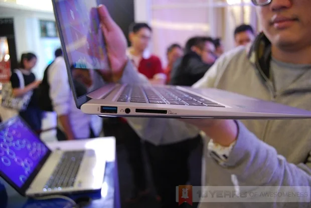 asus-zenbook-touch-side