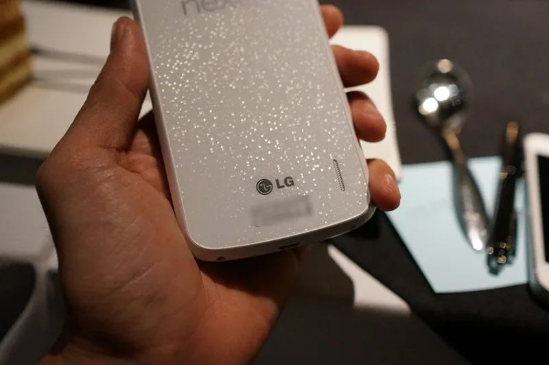 White Nexus 4 3