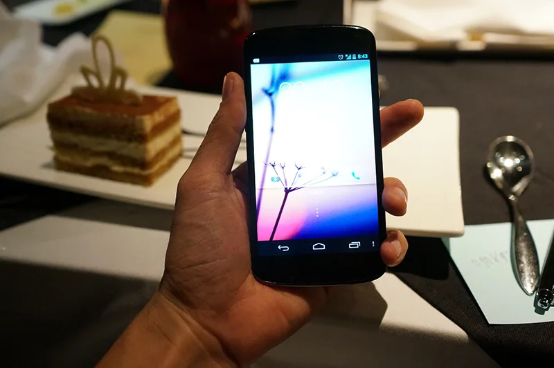 White Nexus 4 4