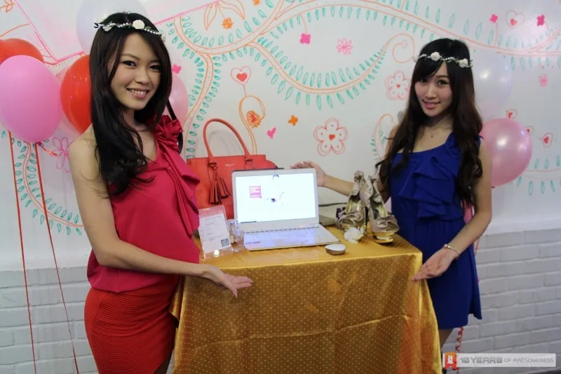 Fujitsu Lifebook Floral Kiss CH702