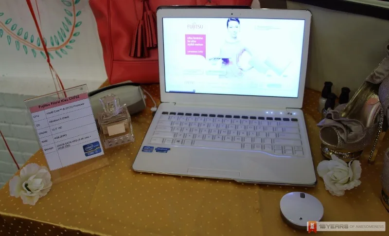 Fujitsu Lifebook Floral Kiss CH702