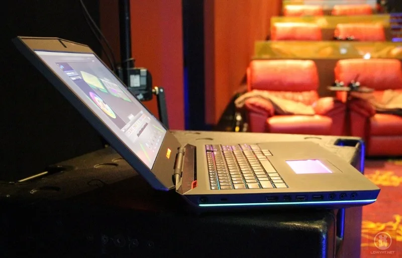 Alienware 17
