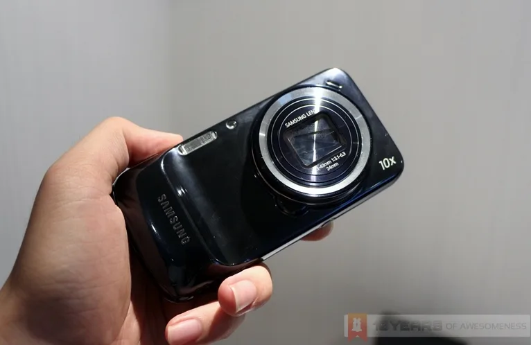 Hands On: Samsung Galaxy S4 Zoom, the Smartphone/Digital Camera