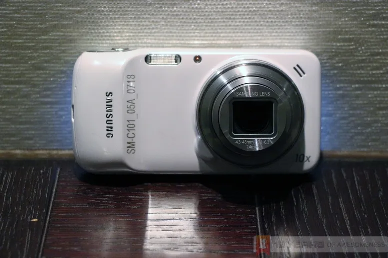 samsung-galaxy-s4-zoom-white