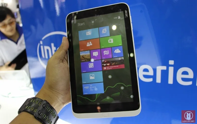 Acer Iconia W3