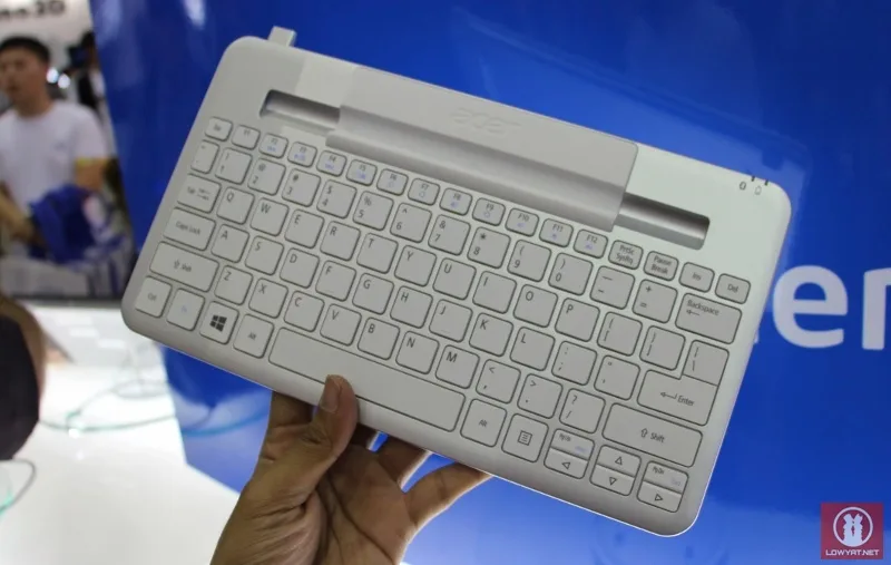 Acer Iconia W3