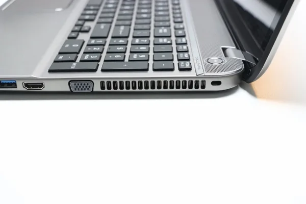 Toshiba_Satellite_P50t (6)