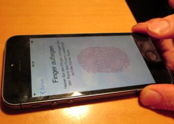 iPhone Touch ID Apple