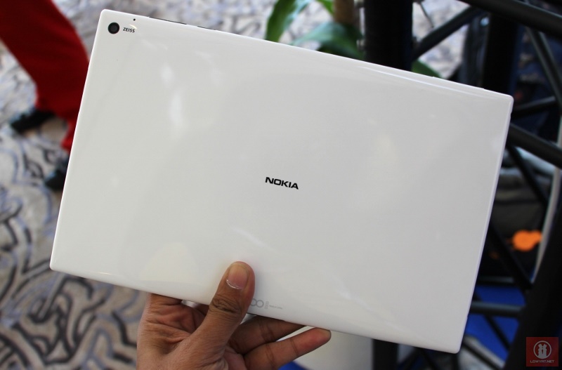 Nokia Lumia 2520 Windows RT Tablet 18