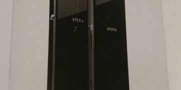 Xperia Z1 f next to Xperia Z1