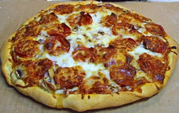 Pepperoni_pizza