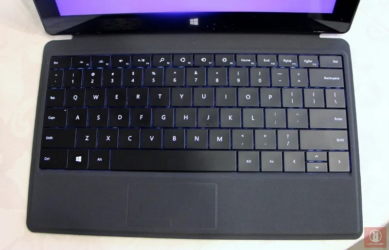 Type Cover 2 for Microsoft Surface 04