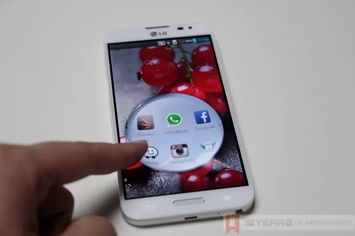 lg-optimus-g-pro-17