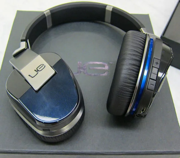 120905_NewProducts_UELogitech_9000