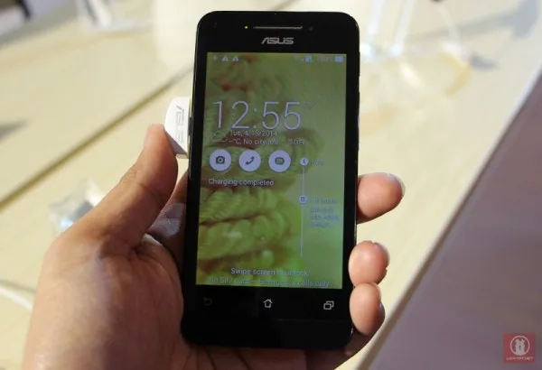 ASUS ZenFone 4 First Look 28