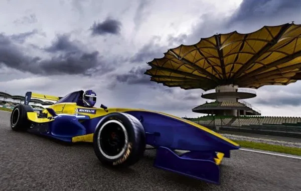 Michelin The Right 2 Race