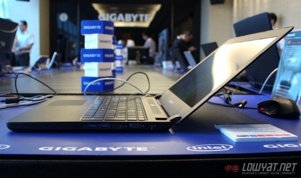 Hands On Gigabyte P35 v2 03