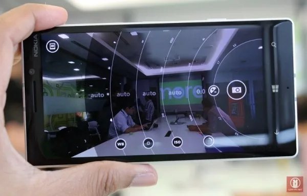 Hands On Nokia Lumia 930 12