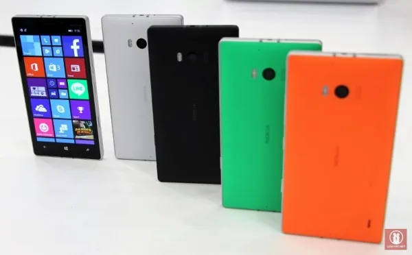 Hands On Nokia Lumia 930 30