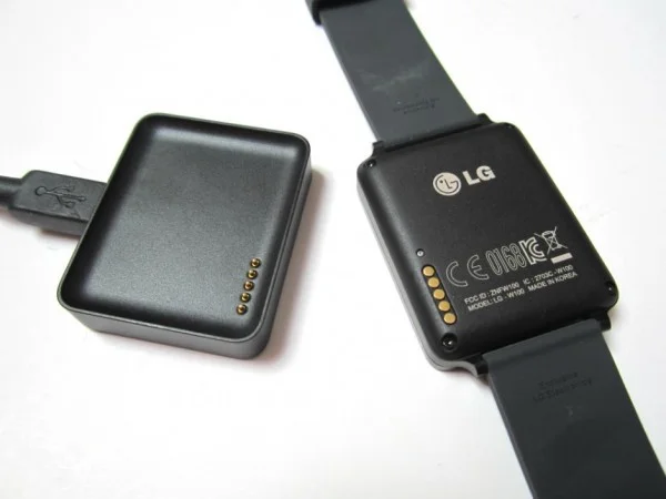 LG-G-watch-smartwatch-charging-cradle