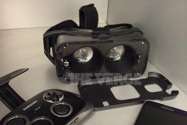 Samsung VR Headset 1