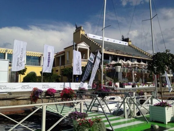Samsung-galaxy-Alpha-yachting-event