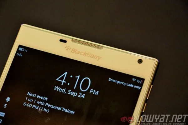 blackberry-passport-15
