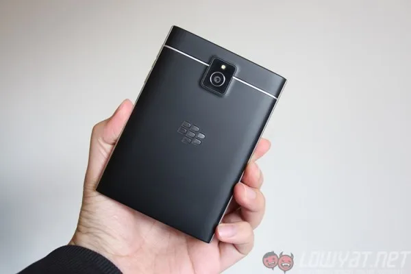 blackberry-passport-22