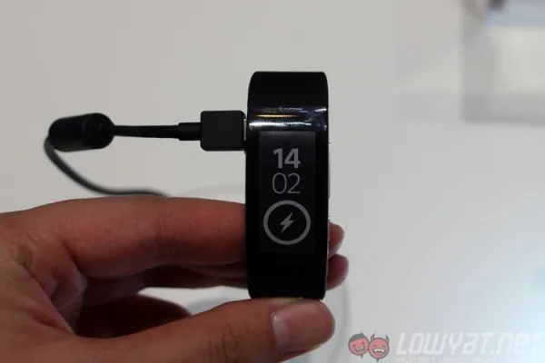 sony-smartband-talk