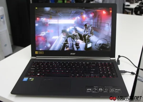 Acer Aspire V15 Nitro Black Edition Hands On 13