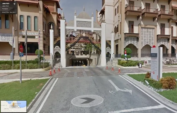 google-maps-street-view-hotel-parking