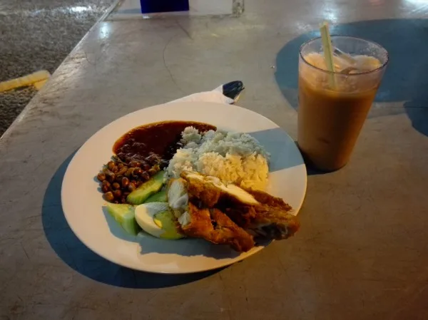Huawei Honor 6 Camera Sample - Night Outdoor 01 - Flash Off