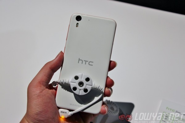 htc-desire-eye-12