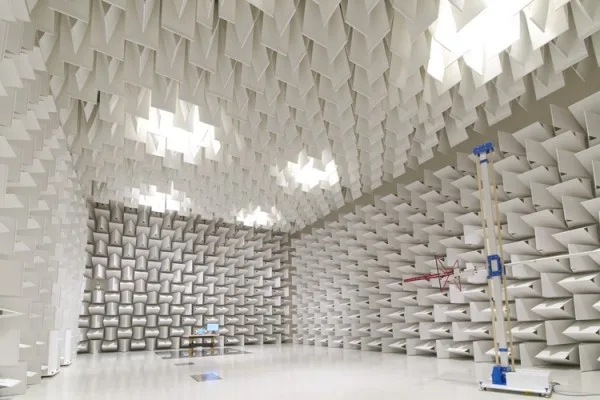 panasonic-toughbook-Radio-frequency_anechoic_chamber_01
