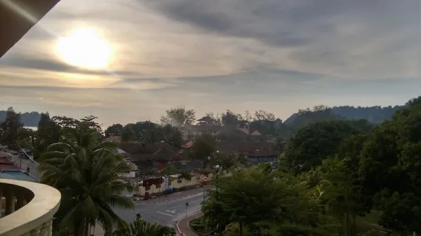 HDR 1