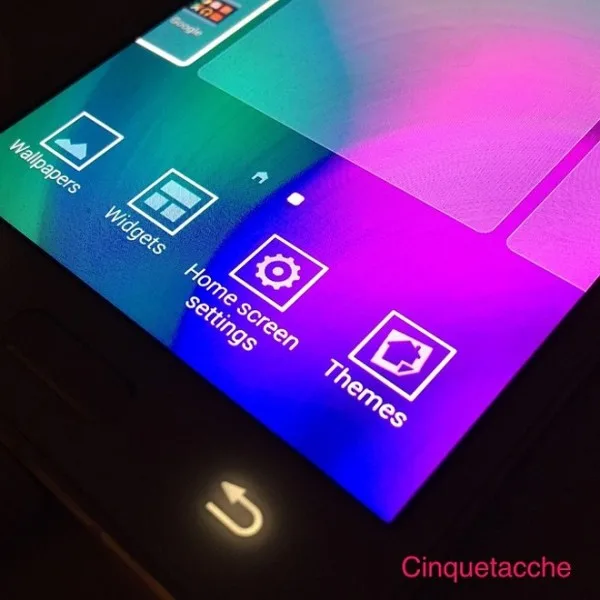 Samsung Themes on TouchWiz