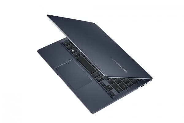 Samsung_ATIV_Book_9_back_half_open.0