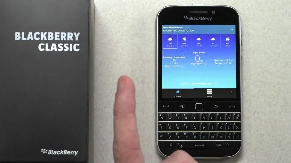 BlackBerry Finally Launches BlackBerry Classic: Another Throwback To Its QWERTY Legacy
