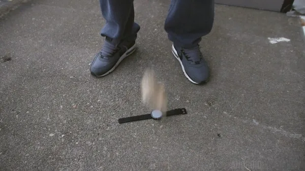 moto-360-durability-test-4