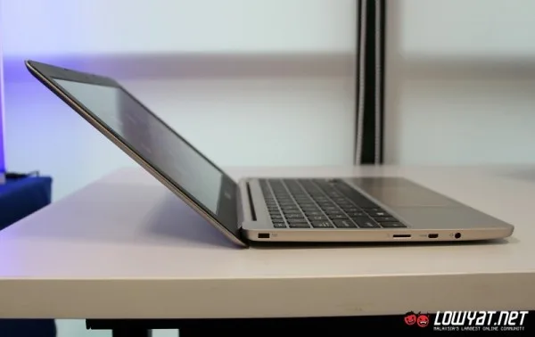 ASUS EeeBook X205 Hands On 02
