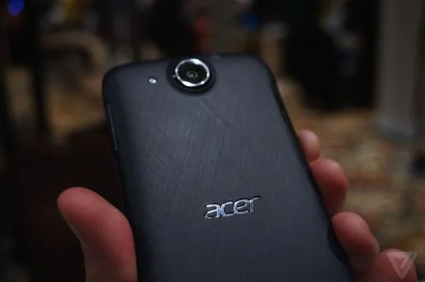 Acer Liquid Jade S Back