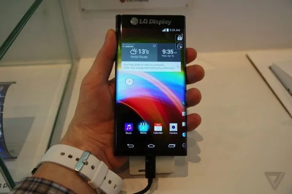 LG Display Dual Curved Edges 1