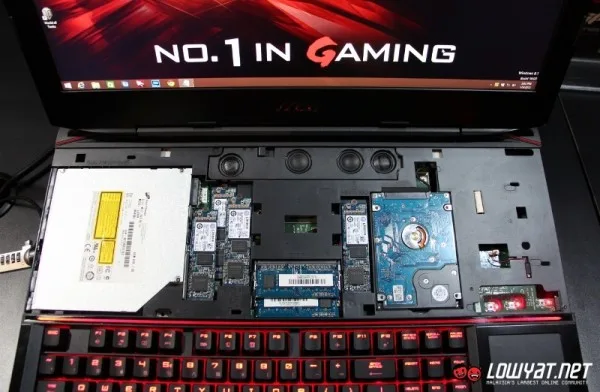 MSI GT80 Titan SLI Gaming Laptop Hands On 07