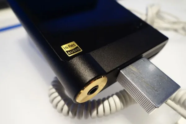 Sony Walkman ZX2 3