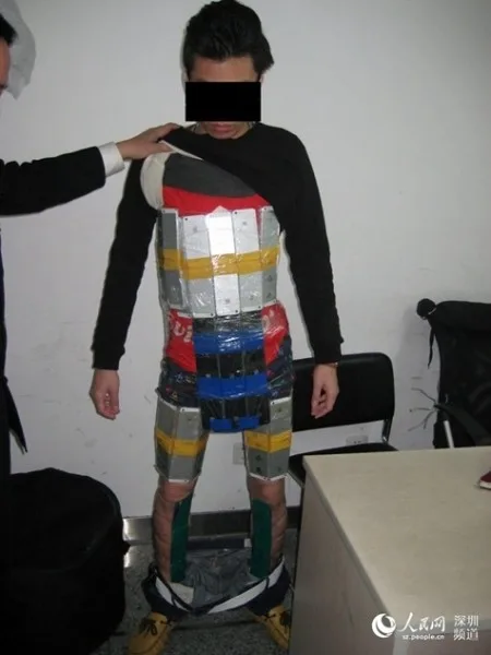 iphone-smuggle-strap-1