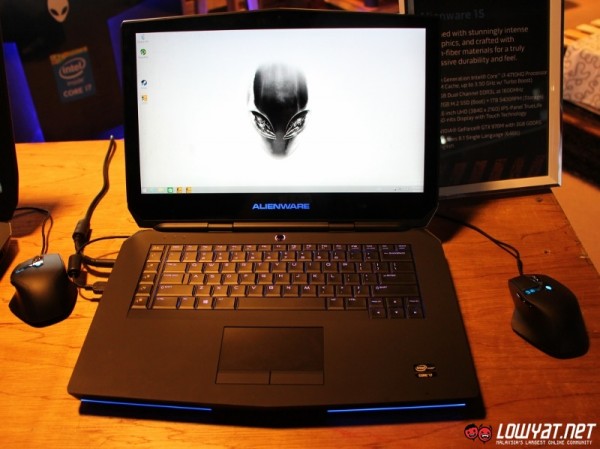 2015 Alienware 15 Gaming Laptop Hands On 03