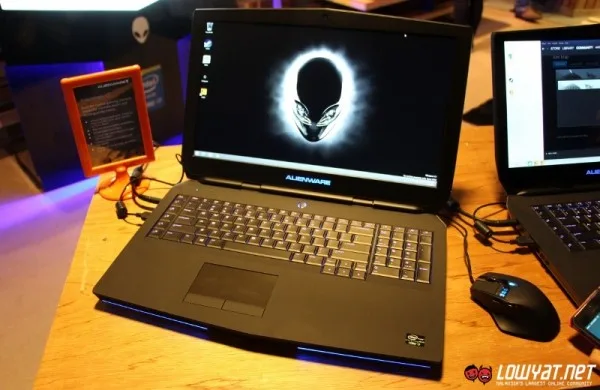 2015 Alienware 17 Gaming Laptop Hands On 01